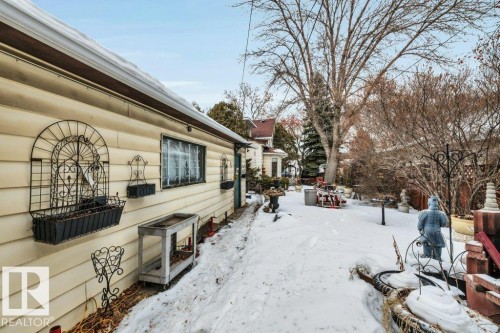 View of yard layered in snow - 11436 71 Street, Edmonton, AB - Outdoor