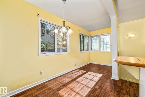 10405 Glenora Crescent, Edmonton, AB - Indoor Photo Showing Other Room