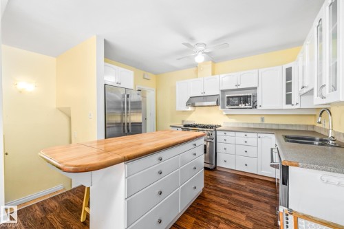 10405 Glenora Crescent, Edmonton, AB - Indoor Photo Showing Kitchen With Double Sink