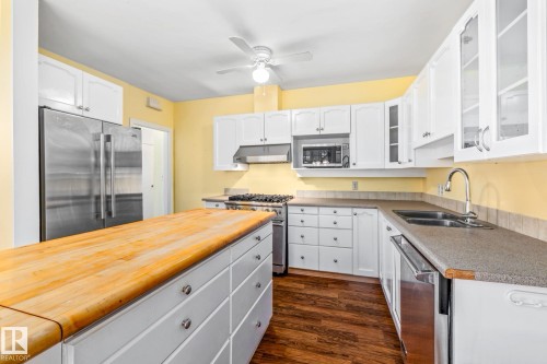 10405 Glenora Crescent, Edmonton, AB - Indoor Photo Showing Kitchen With Double Sink