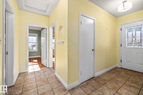 10405 Glenora Crescent, Edmonton, AB - Indoor Photo Showing Other Room