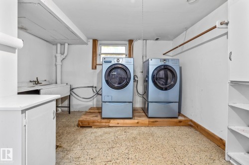 10405 Glenora Crescent, Edmonton, AB - Indoor Photo Showing Laundry Room