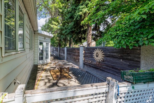 10405 Glenora Crescent, Edmonton, AB - Outdoor