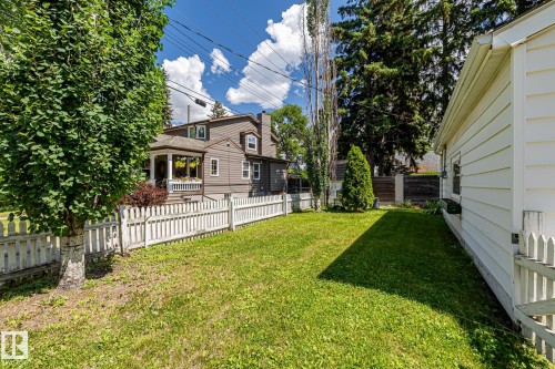 10405 Glenora Crescent, Edmonton, AB - Outdoor