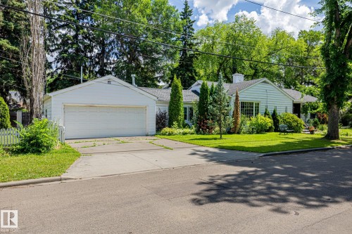 10405 Glenora Crescent, Edmonton, AB - Outdoor