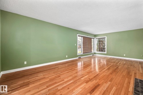 10405 Glenora Crescent, Edmonton, AB - Indoor Photo Showing Other Room