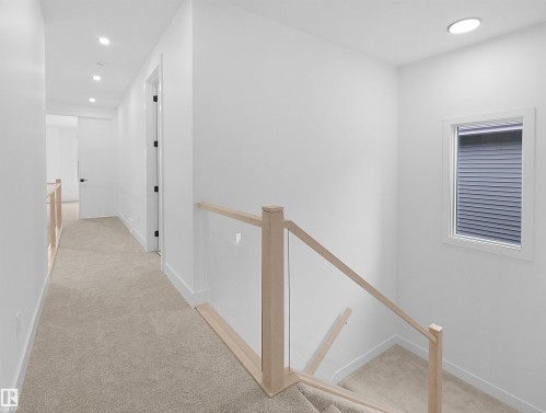 1107 Gyrfalcon Crescent, Edmonton, AB - Indoor Photo Showing Other Room
