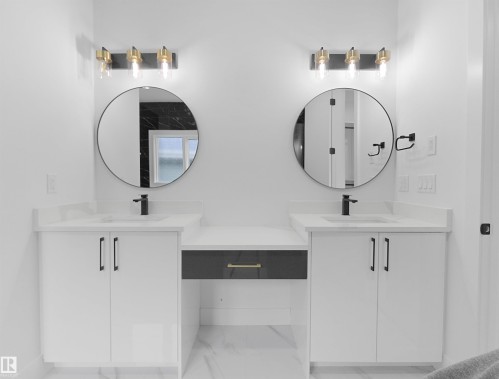 1107 Gyrfalcon Crescent, Edmonton, AB - Indoor Photo Showing Bathroom