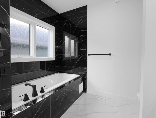 1107 Gyrfalcon Crescent, Edmonton, AB - Indoor