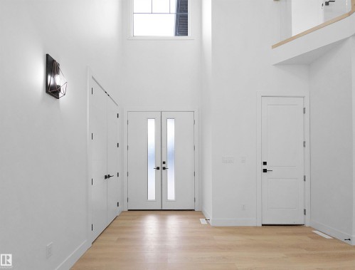 1107 Gyrfalcon Crescent, Edmonton, AB - Indoor Photo Showing Other Room