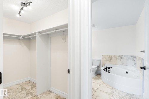 304 10142 111 Street, Edmonton, AB - Indoor