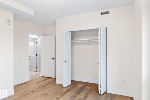 304 10142 111 Street, Edmonton, AB - Indoor Photo Showing Other Room