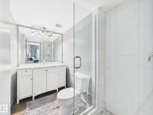 603 9909 110 Street, Edmonton, AB - Indoor Photo Showing Bathroom