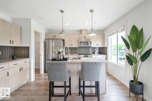 3 2215 24 Street, Edmonton, AB - Indoor Photo Showing Kitchen With Stainless Steel Kitchen With Upgraded Kitchen