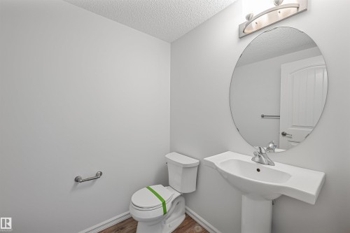3 2215 24 Street, Edmonton, AB - Indoor Photo Showing Bathroom