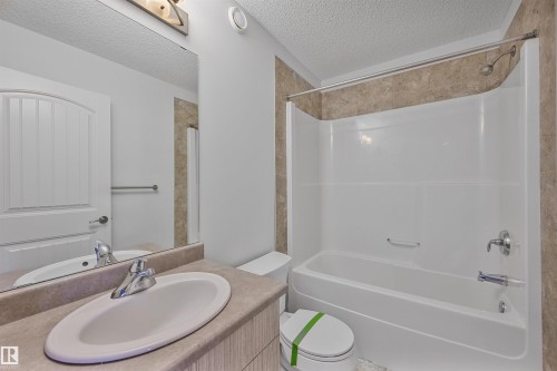 3 2215 24 Street, Edmonton, AB - Indoor Photo Showing Bathroom