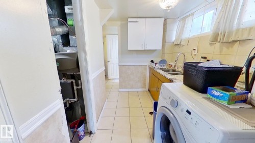 9216 130 Avenue, Edmonton, AB - Indoor Photo Showing Laundry Room