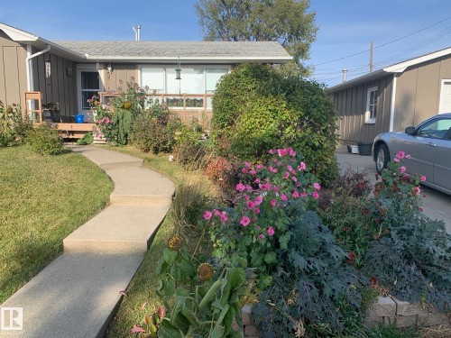 9216 130 Avenue, Edmonton, AB - Outdoor