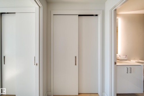 3505 10360 102 Street, Edmonton, AB - Indoor