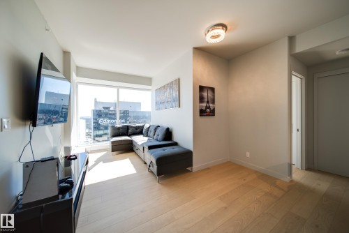 3505 10360 102 Street, Edmonton, AB - Indoor