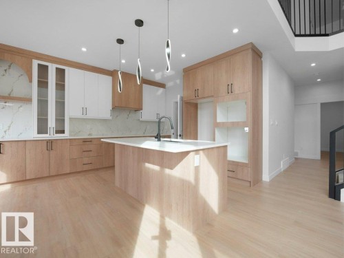 806 Elderberry Crest, Edmonton, AB - Indoor Photo Showing Kitchen With Upgraded Kitchen