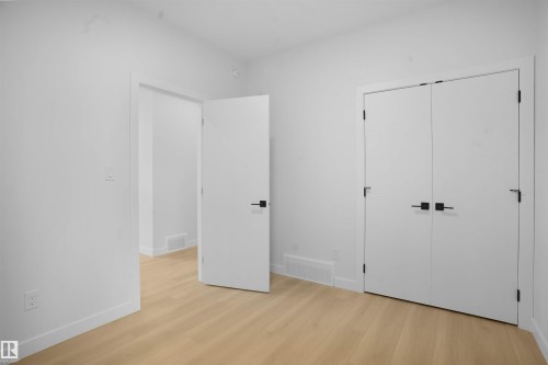 806 Elderberry Crest, Edmonton, AB - Indoor Photo Showing Other Room