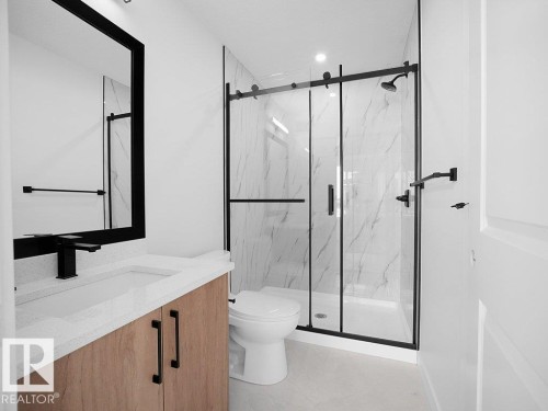 806 Elderberry Crest, Edmonton, AB - Indoor Photo Showing Bathroom