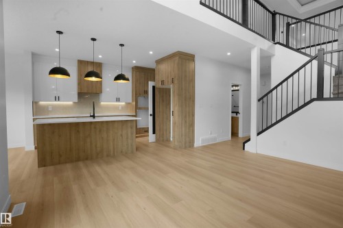 806 Elderberry Crest, Edmonton, AB - Indoor Photo Showing Kitchen