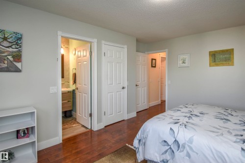 4042 37A Avenue, Edmonton, AB - Indoor Photo Showing Bedroom