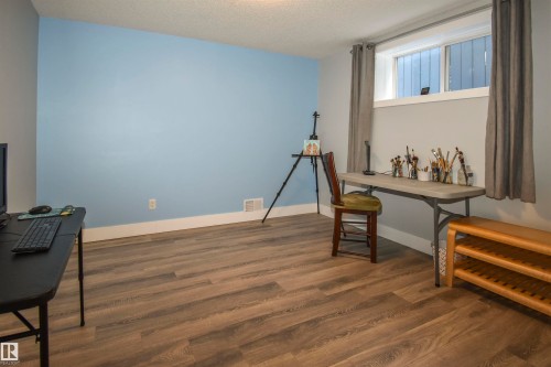 4042 37A Avenue, Edmonton, AB - Indoor