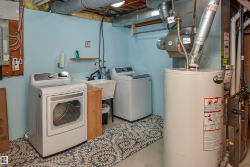 4042 37A Avenue, Edmonton, AB - Indoor Photo Showing Laundry Room