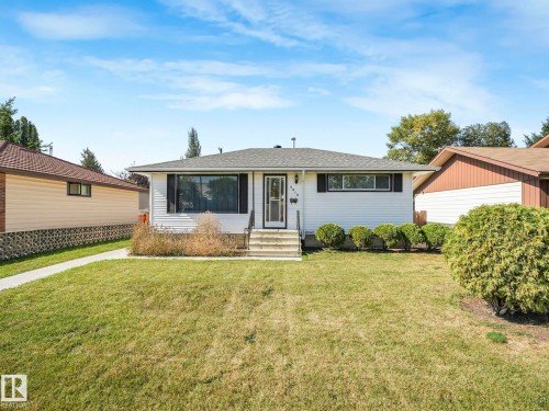 9010 Meadowlark Road, Edmonton, AB - Outdoor