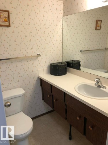 201 14825 51 Avenue, Edmonton, AB - Indoor Photo Showing Bathroom