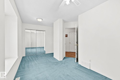 2 Creekside Way, Spruce Grove, AB - Indoor Photo Showing Other Room