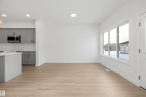 4592 Warbler Loop, Edmonton, AB - Indoor Photo Showing Kitchen
