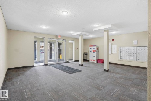 318 530 Watt Boulevard, Edmonton, AB - Indoor