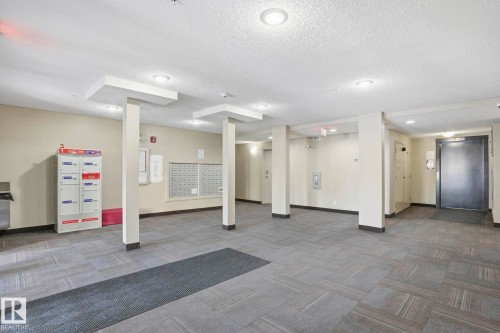 318 530 Watt Boulevard, Edmonton, AB - Indoor