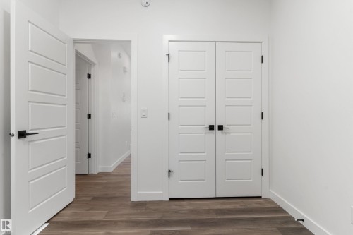 931 18 Avenue, Edmonton, AB - Indoor Photo Showing Other Room