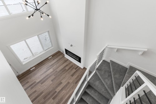 931 18 Avenue, Edmonton, AB - Indoor Photo Showing Other Room