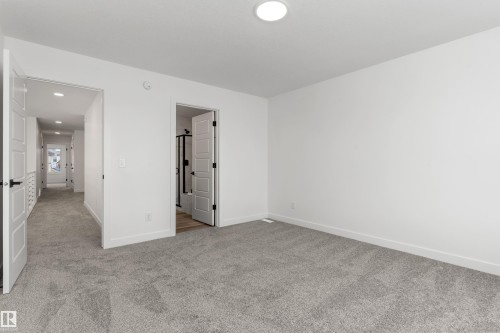 931 18 Avenue, Edmonton, AB - Indoor Photo Showing Other Room