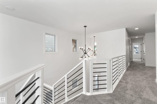 931 18 Avenue, Edmonton, AB - Indoor Photo Showing Other Room