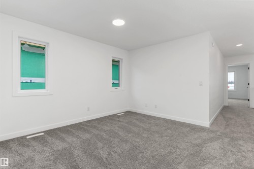 931 18 Avenue, Edmonton, AB - Indoor Photo Showing Other Room