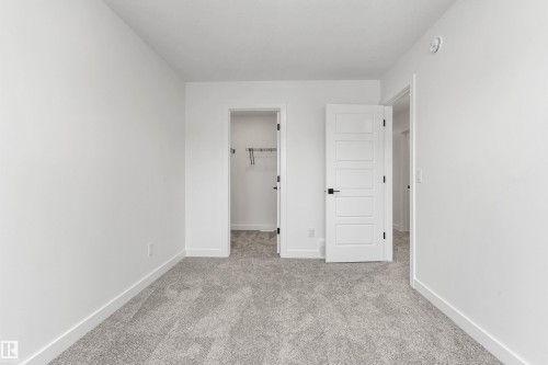 931 18 Avenue, Edmonton, AB - Indoor Photo Showing Other Room