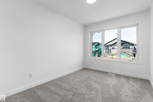 931 18 Avenue, Edmonton, AB - Indoor Photo Showing Other Room