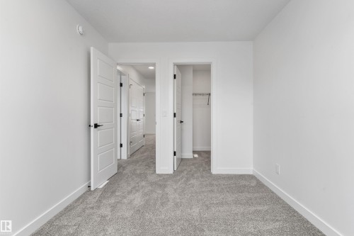 931 18 Avenue, Edmonton, AB - Indoor Photo Showing Other Room