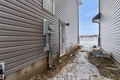 931 18 Avenue, Edmonton, AB - Outdoor With Exterior