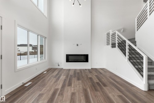 931 18 Avenue, Edmonton, AB - Indoor With Fireplace