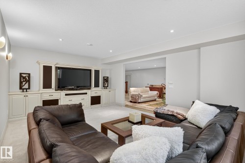 54 53305 Rge Road 273, Rural Parkland County, AB - Indoor Photo Showing Living Room