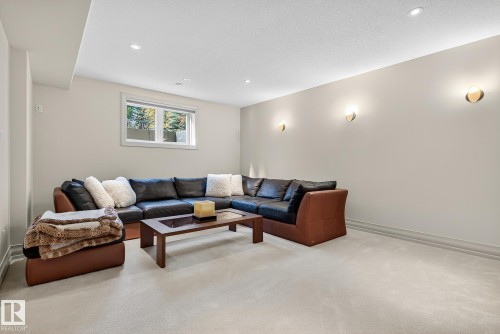 54 53305 Rge Road 273, Rural Parkland County, AB - Indoor Photo Showing Living Room