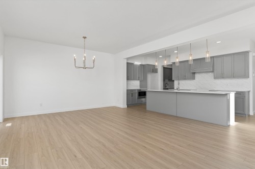 142 South Ravines Drive, Devon, AB - Indoor Photo Showing Kitchen With Upgraded Kitchen